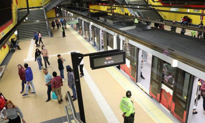 Miles de usuarios del Metro de Quito lo utilizaron durante la fase de inducción.