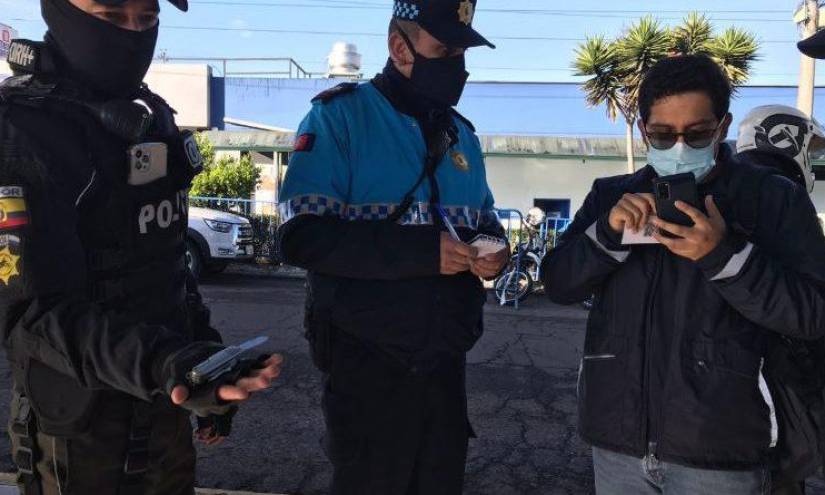 Inseguridad en Quito: primer notificado por portar arma blanca en el transporte municipal