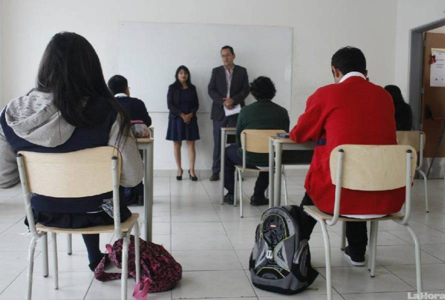 Brigadas de Contención Emocional para los estudiantes en Ecuador
