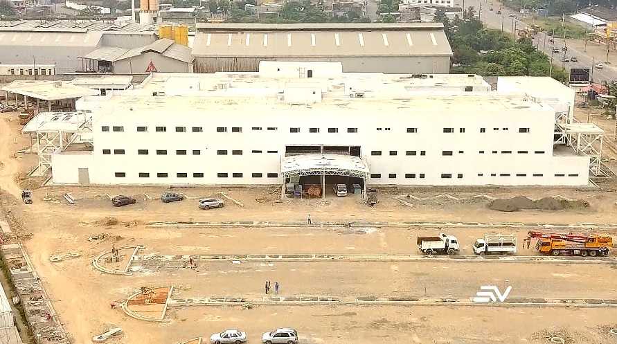 Dos hospitales, en Guayas y Esmeraldas, están abandonados en tiempos de COVID-19
