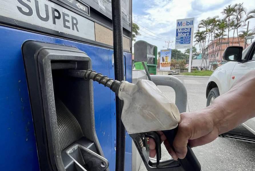 Precio de la gasolina súper se acerca a los USD 4 por galón