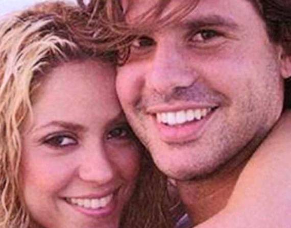 Imagen de archivo de Shakira y su expareja Antonio de la Rúa.