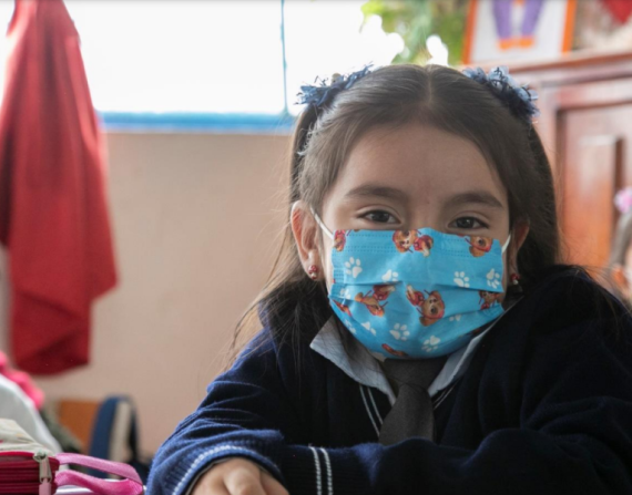 El uso de mascarilla es obligatorio para quienes presenten síntomas respiratorios, en sitios abiertos y cerrados