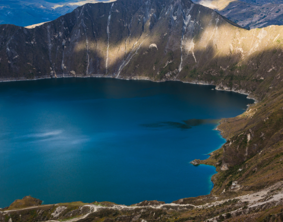 Vista desde la laguna del Quilotoa.