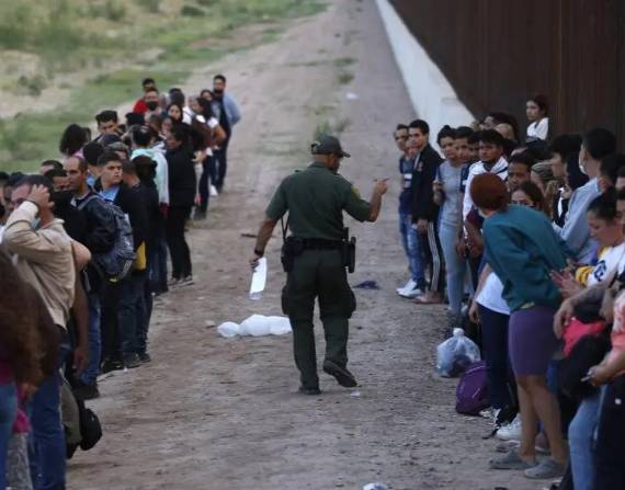 Ecuador recibirá a 300 solicitantes de asilo al año tras acuerdo con EE. UU.