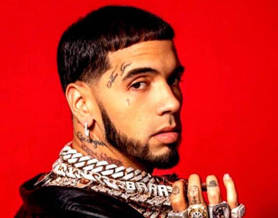 Imagen de archivo de Anuel AA, famoso rapero puertorriqueño.