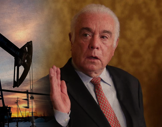 El ministro de Energía y Minas, Fernando Santos, informa sobre administración de bloques petroleros.
