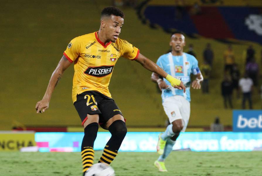 Santos FC maneja dos opciones por encima de Byron Castillo, debido a su alta cotización
