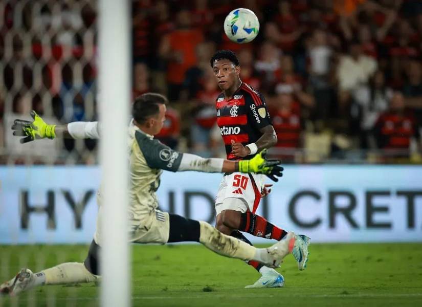 Gonzalo Plata, de Flamengo, en una imagen de archivo en un partido contra Racing por la Copa Libertadores.