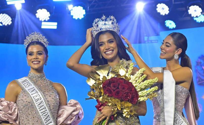 Fotografía del certamen de Miss República Dominicana 2024, con Celinee Santos nombrándose como su ganadora.