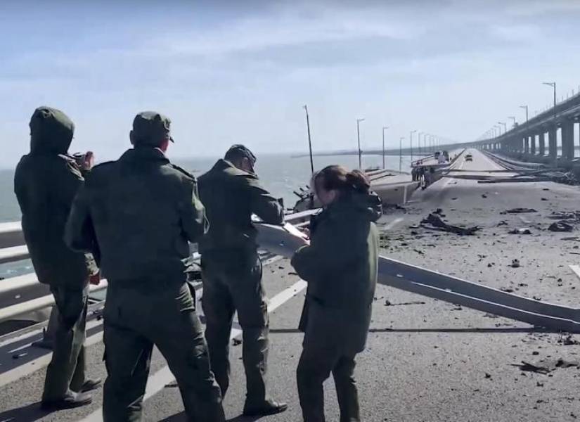Tres personas fallecieron por la explosión en el puente a Crimea.