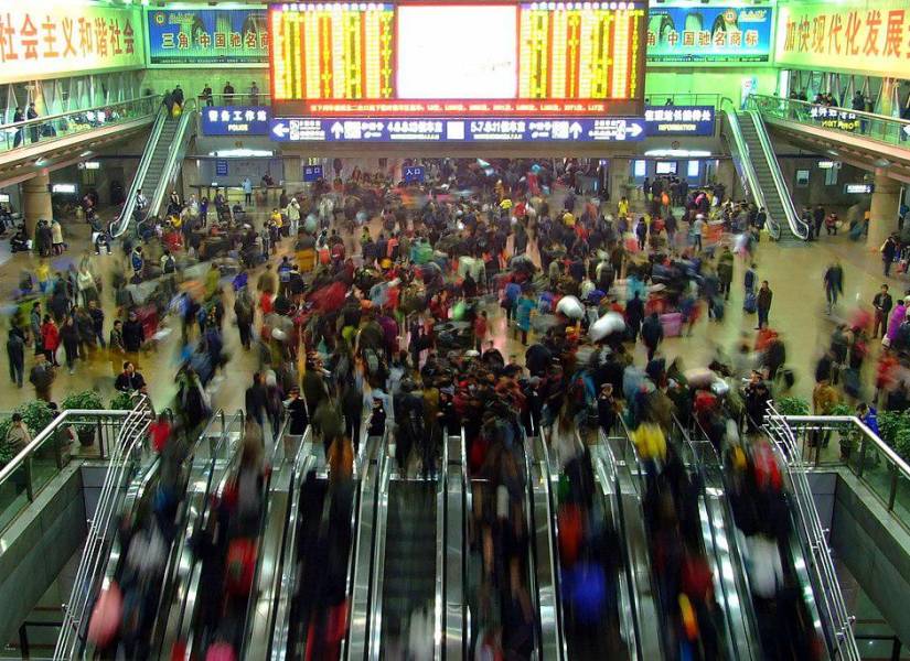 Millones de personas atestaron la Estación de Beijing West Railway en 2009.