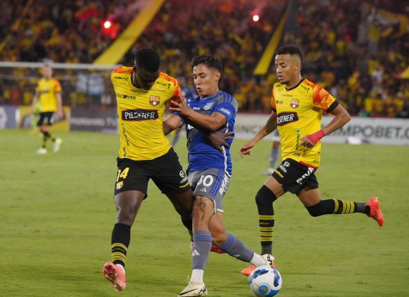 El proyecto de ley busca permitir que los clubes se puedan convertir en Sociedades Anónimas.