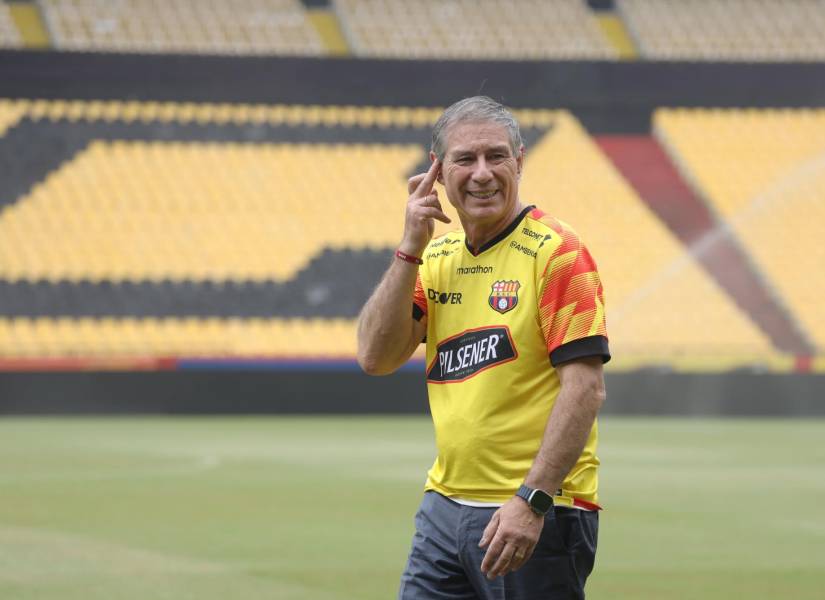 Guayaquil, lunes 29 de abril del 2024 Este medio dÃ­a fue presentado el nuevo entrenador del Barcelona de Ecuador, el DT argentino, Ariel Holan. Fotos: CÃ©sar MuÃ±oz/API
