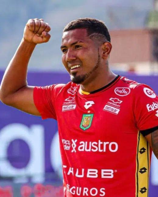 Luis Estupiñán, extremo ecuatoriano.