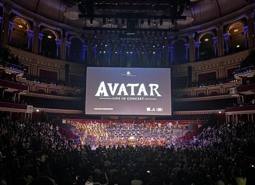 Imagen del Royal Albert Hall de Londres que hoy Domingo albergó el estreno mundial de ´Avatar: Live in Concert´. EFE / Raúl Bobé.