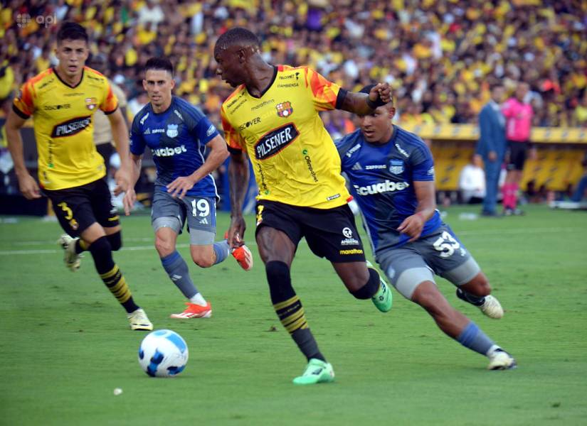 Barcelona SC enfrenta a Emelec por la Noche Amarilla 2025.
