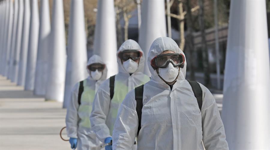 Investigan muertes en residencia de mayores en Madrid, golpeada por coronavirus