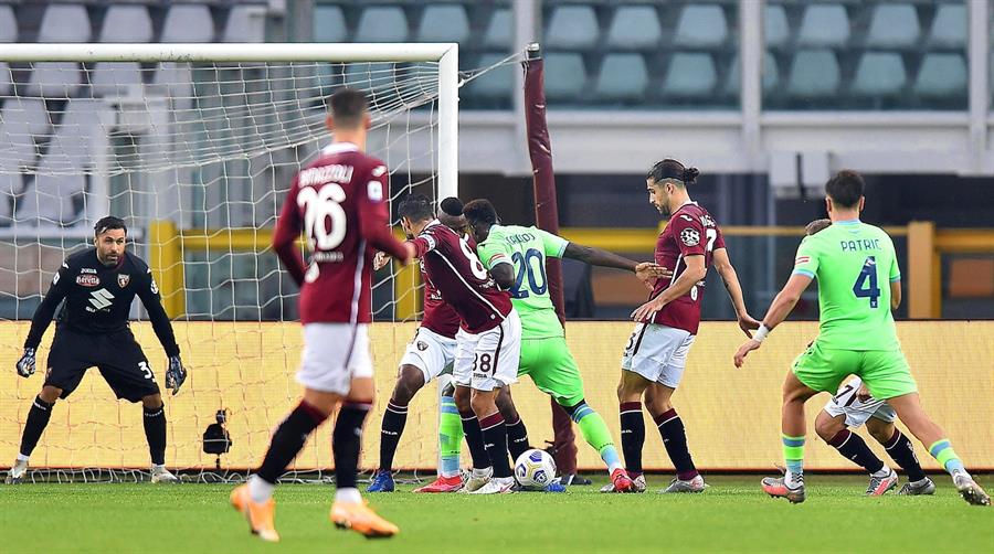 Felipe Caicedo hace gol agónico para remontada de Lazio