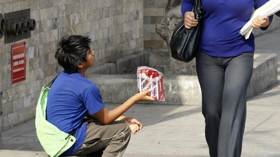 Miles de niños viven en mendicidad en Ecuador