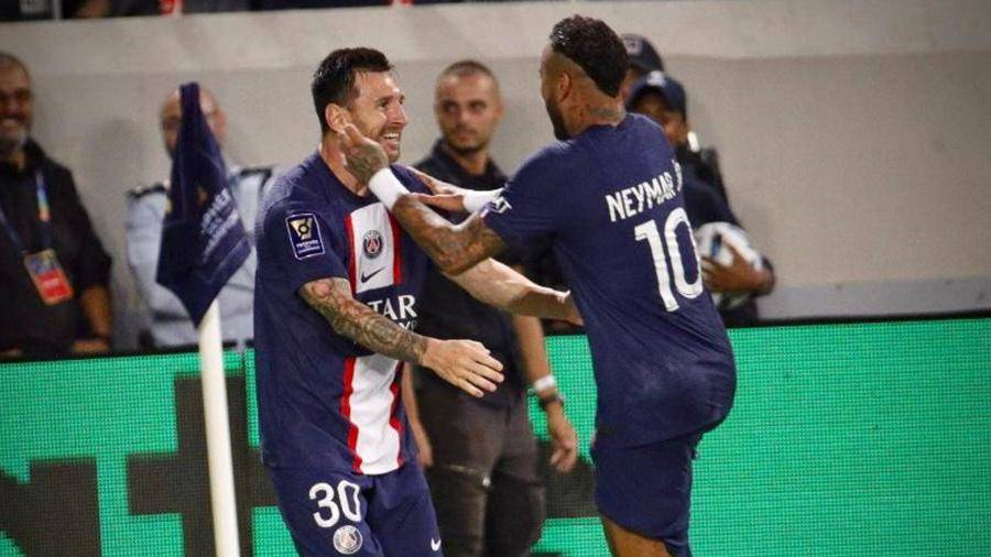Neymar y Messi se divierten en goleada del PSG, con 'chilena' incluida