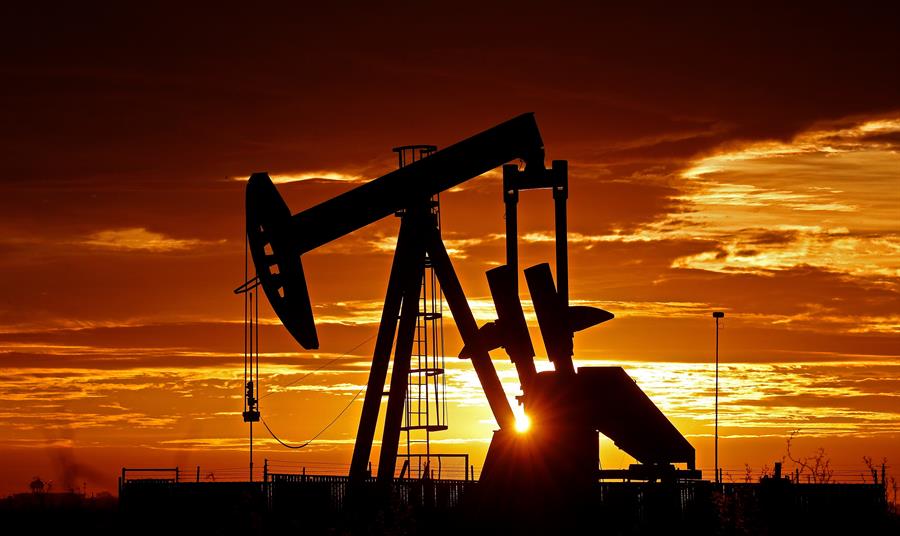 Países productores de petróleo acuerdan recorte &quot;histórico&quot; de la producción