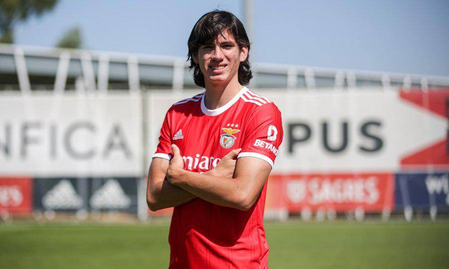 Benfica ficha al juvenil ecuatoriano Marcos Zambrano