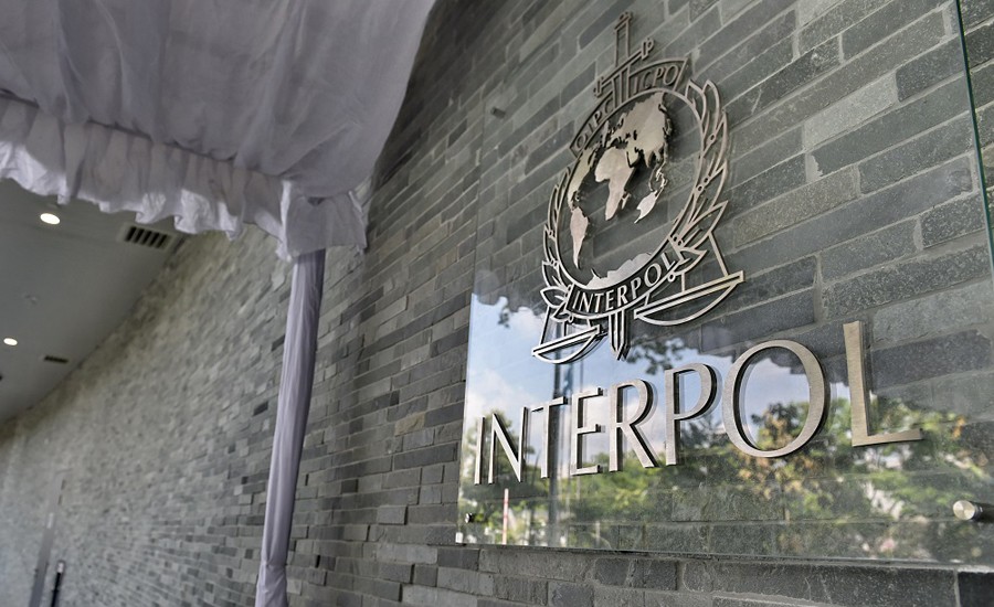 Interpol emite difusión roja contra dos implicados en el caso Petroecuador