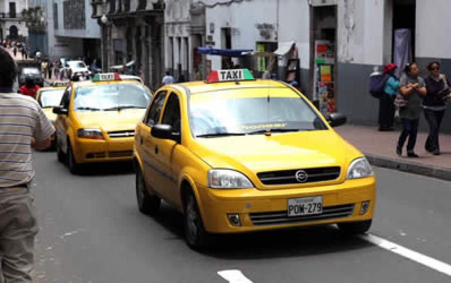 Municipio de Quito espera mejora del servicio tras alza en las tarifas de taxis