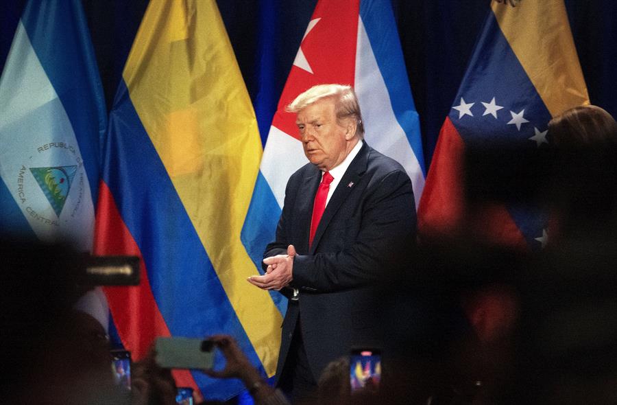 Trump dice en Miami que EEUU podría convertirse en Venezuela