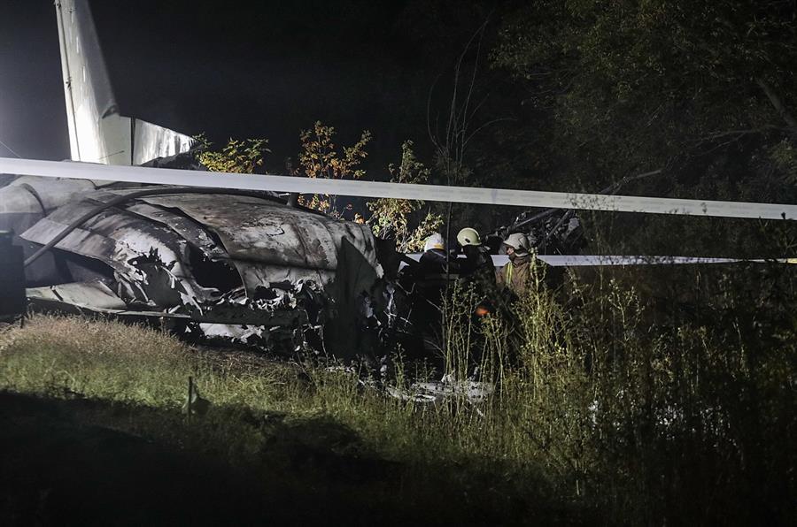 Al menos 25 muertos tras accidente de avión en Ucrania