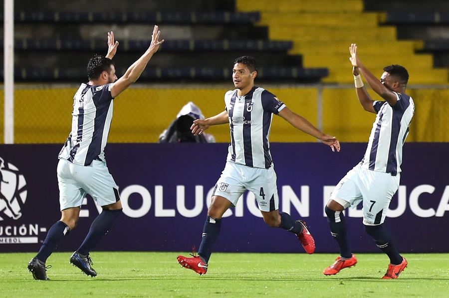 Universidad Católica avanza en Copa Libertadores con goleada