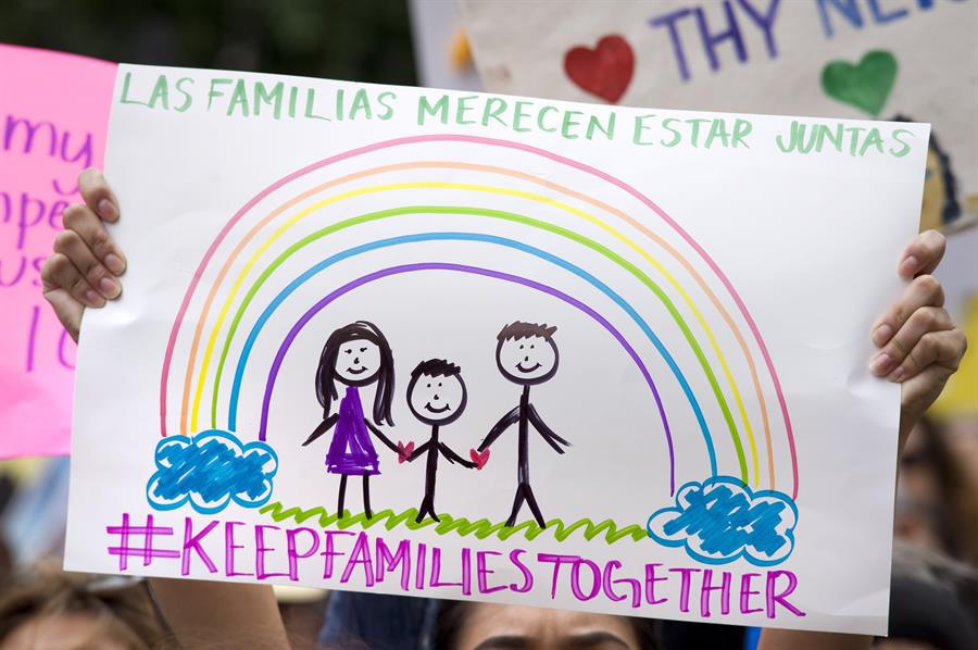 En Día de la Madre urgen a Biden agilizar la reunión de niños que Trump separó