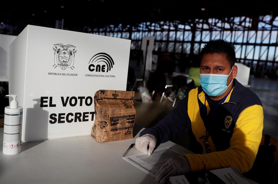 Los ecuatorianos deciden este domingo su futuro en las urnas