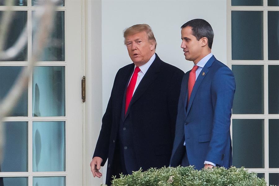 Trump da discreto espaldarazo a Guaidó en Casa Blanca