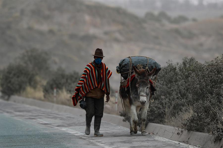 4 provincias afectadas por ceniza del volcán Sangay