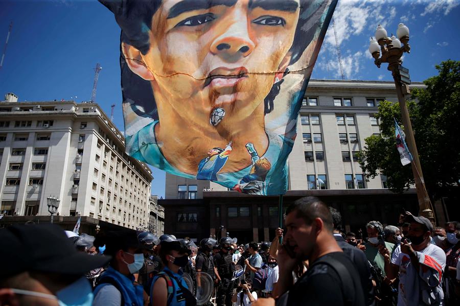Argentinos Jrs guardará y exhibirá las ofrendas a Maradona