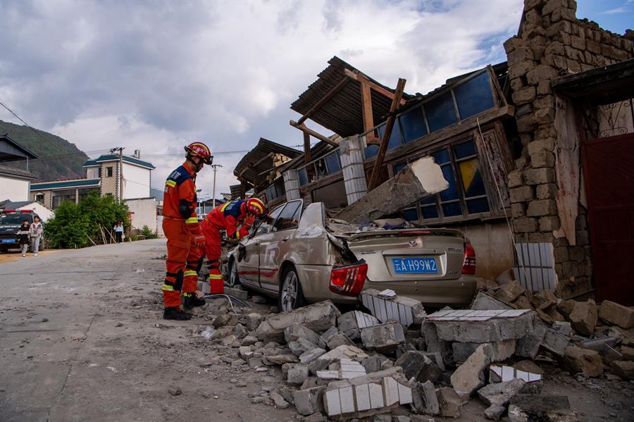 China: en una semana dos terremotos sacudieron el sur del país dejando miles de evacuados
