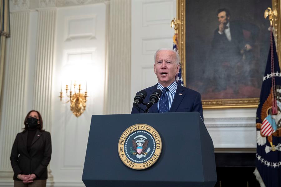 Senado de EE.UU. aprueba el plan de rescate de Biden por la pandemia