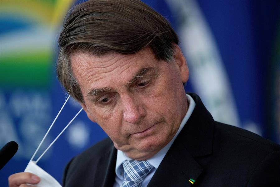Bolsonaro pide estudio para que la mascarilla no sea obligatoria en vacunados