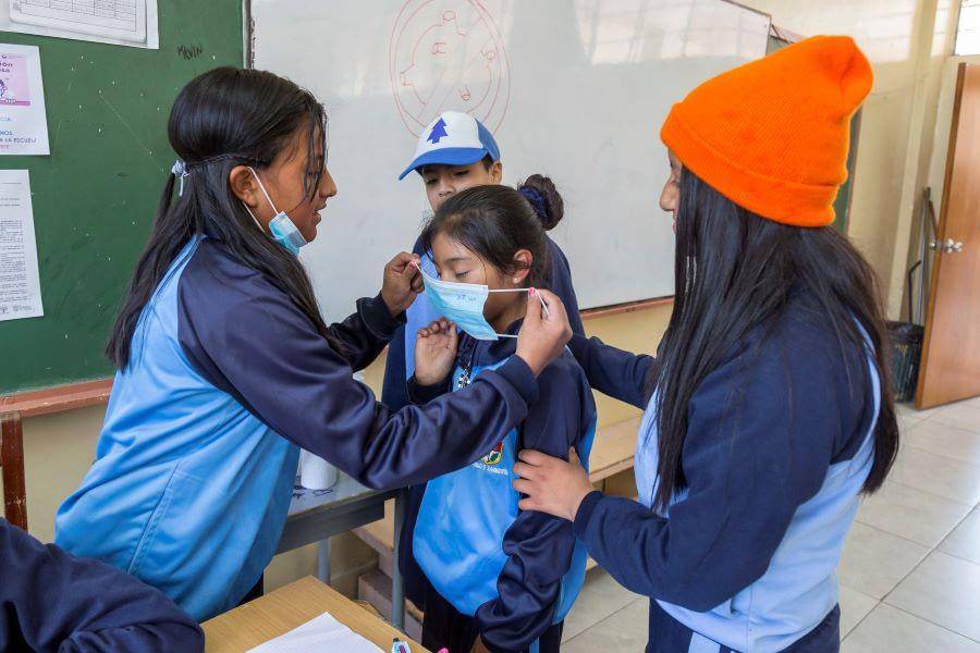 La Organización de Naciones Unidas para la Educación, la Ciencia y la Cultura señaló que a día de hoy los establecimientos escolares están totalmente abiertos en 117 países