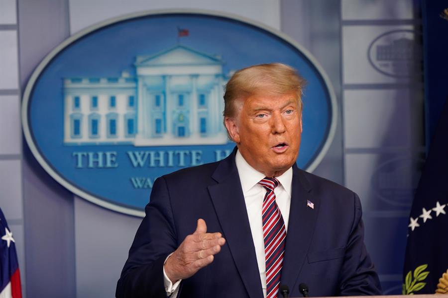 Trump critica a su propio Gobierno y a Pfizer por no anunciar antes la vacuna