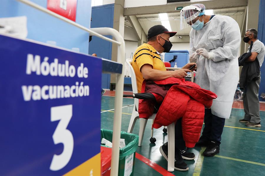 Colombia permitirá al sector privado importar vacunas contra el coronavirus