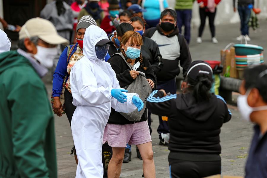 Quito: empleados públicos volverán a trabajo presencial