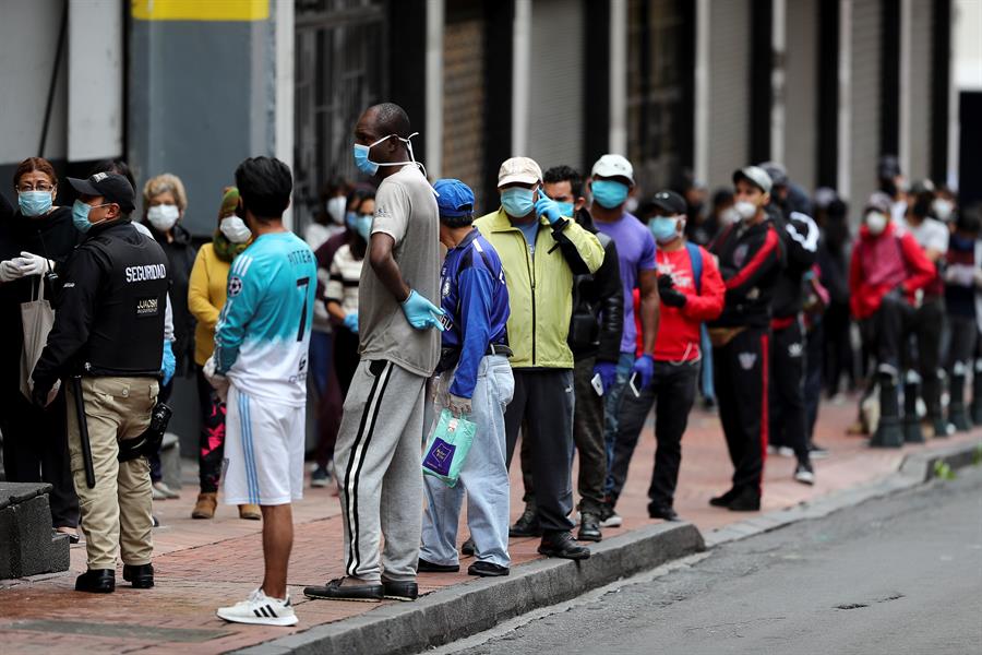 Unos 10.000 sancionados en Ecuador por violar toque de queda por pandemia
