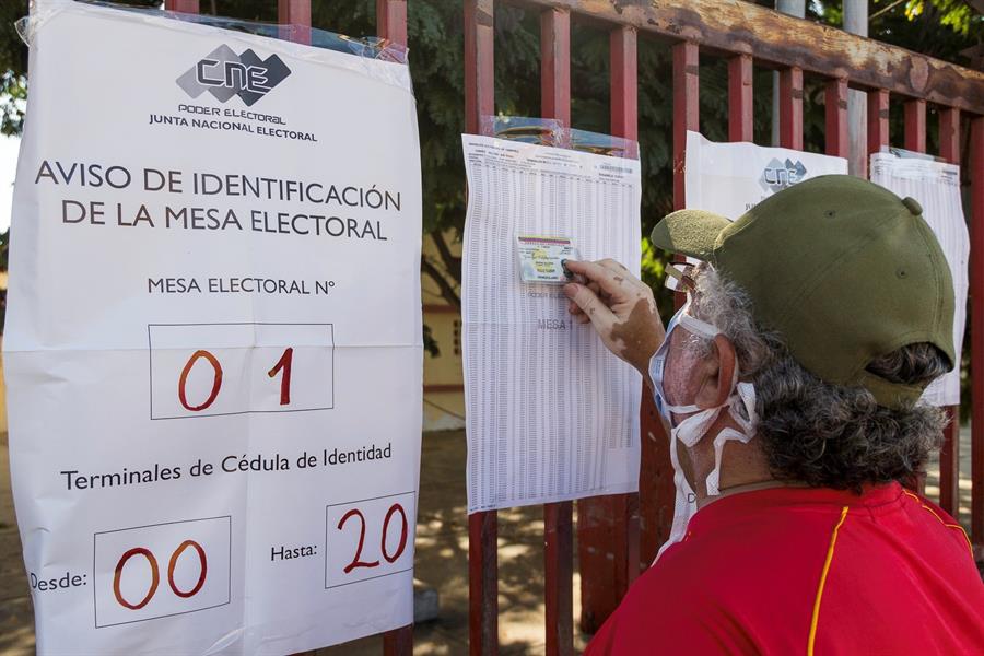 Venezuela vota a cuentagotas en unas parlamentarias cuestionadas