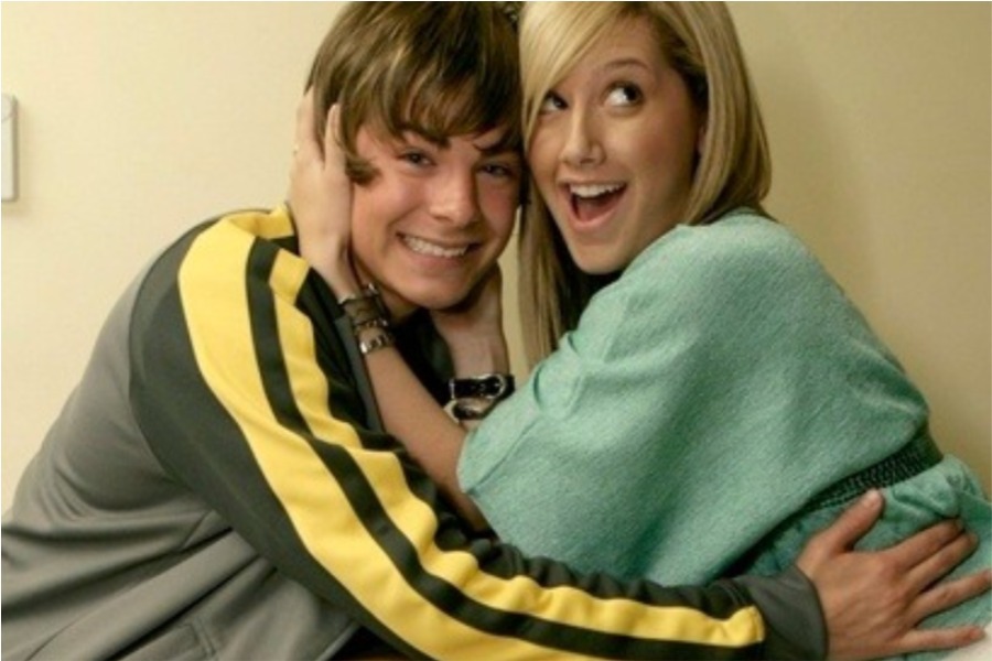 Ashley Tisdale confiesa que su peor beso en escena ha sido con Zac Efron
