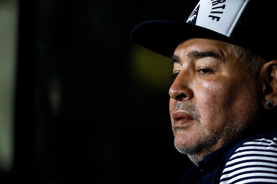 El estado de Maradona &quot;es bueno&quot; y quieren llevarlo a una casa, dice su médico