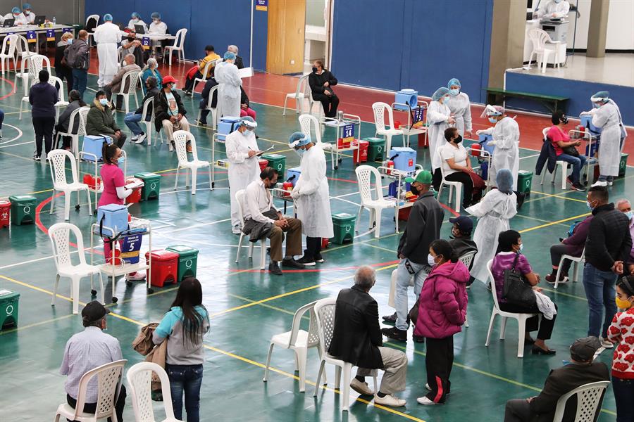 Colombia tiene más vacunados que contagiados por covid 19