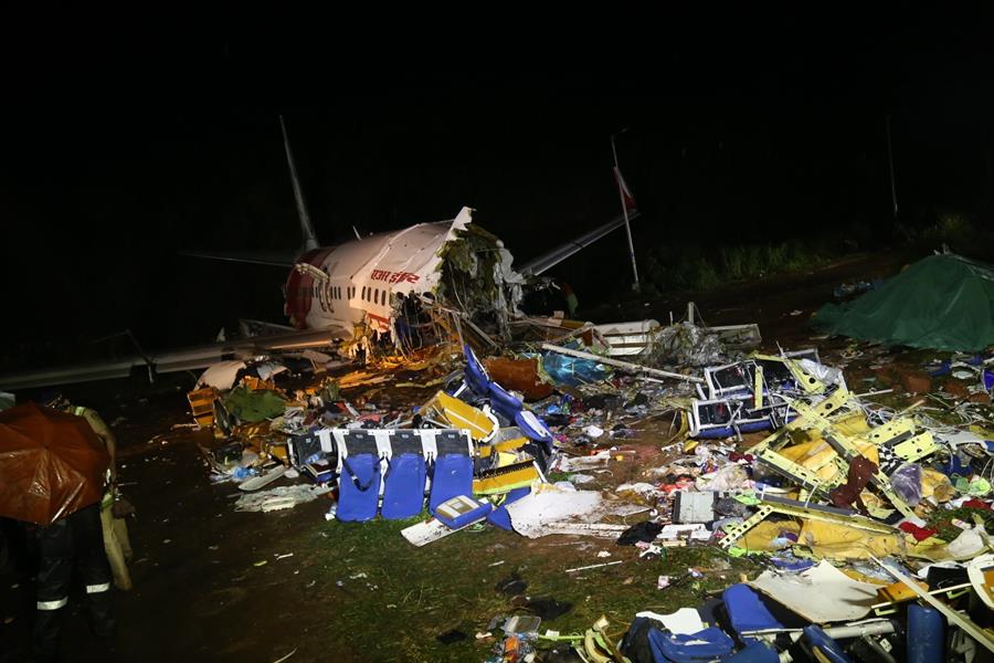 India: accidente de avión deja 16 muertos